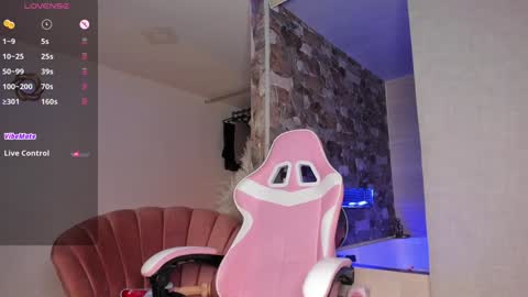 Thianna online show from 4, 12, 2024