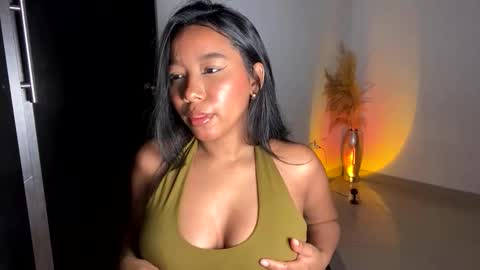 Snapshot of fabianna_laraa chatting on 20, 12, 2025 Thianna online show from 20, 12, 2025
