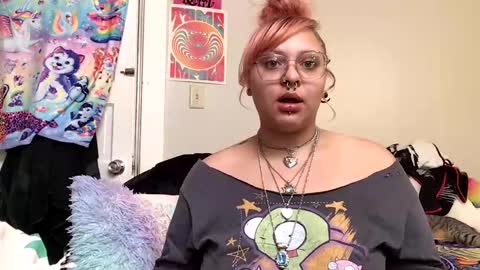 Snapshot of faemami chatting on 4, 10, 2025 FaeBae online show from 4, 10, 2025