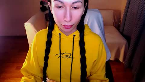 Elli  online show from 10, 10, 2025