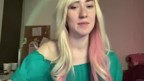 fairy_face online show from 12, 3, 2025