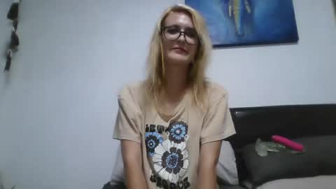 Snapshot of fairyalice69 chatting on 8, 2, 2025 fairyalice69 online show from 8, 2, 2025