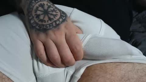 Snapshot of falcon120 chatting on 11, 4, 2026 falcon120 online show from 11, 4, 2026