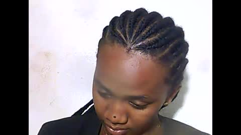 Snapshot of falielyse chatting on 8, 10, 2025 falielyse online show from 8, 10, 2025