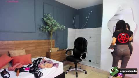 Megan    630  1330 -5 online show from 20, 11, 2025