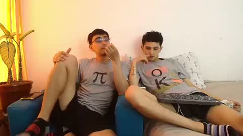 Snapshot of fallgays chatting on 8, 7, 2026 FallGays online show from 8, 7, 2026