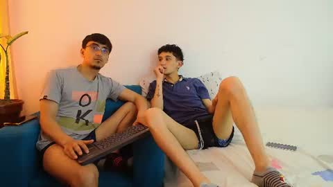 Snapshot of fallgays chatting on 10, 7, 2026 FallGays online show from 10, 7, 2026