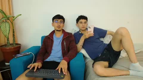 Snapshot of fallgays chatting on 13, 7, 2026 FallGays online show from 13, 7, 2026