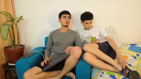 Snapshot of fallgays chatting on 17, 7, 2026 FallGays online show from 17, 7, 2026