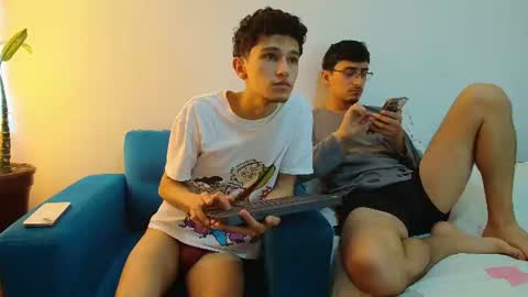 Snapshot of fallgays chatting on 17, 7, 2026 FallGays online show from 17, 7, 2026
