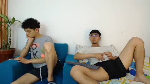 Snapshot of fallgays chatting on 28, 7, 2026 FallGays online show from 28, 7, 2026