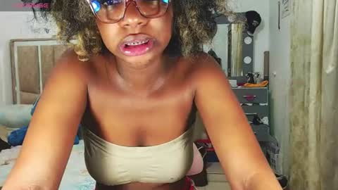 Snapshot of fallonsweett chatting on 10, 7, 2026 fallonsweett online show from 10, 7, 2026
