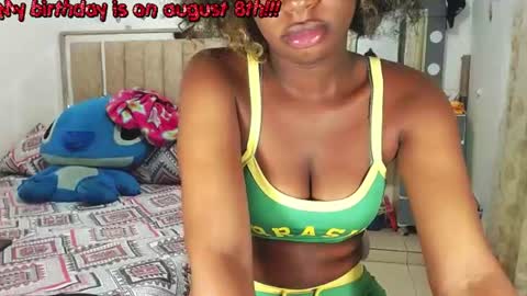 Snapshot of fallonsweett chatting on 25, 7, 2026 fallonsweett online show from 25, 7, 2026