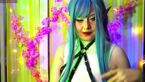 Snapshot of fantastic_fairy chatting on 5, 11, 2025 Fairy online show from 5, 11, 2025