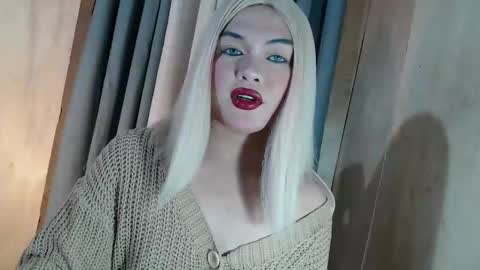 DANIELLA - DONT FORGET TO GIVE ME A THUMBSU UP online show from 30, 4, 2026