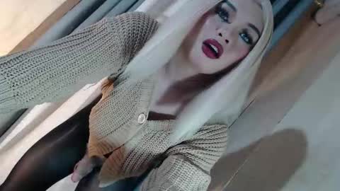 Snapshot of fantasticcock69_daniella chatting on 20, 5, 2026 DANIELLA - DONT FORGET TO GIVE ME A THUMBSU UP online show from 20, 5, 2026