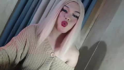 Snapshot of fantasticcock69_daniella chatting on 25, 5, 2026 DANIELLA - DONT FORGET TO GIVE ME A THUMBSU UP online show from 25, 5, 2026
