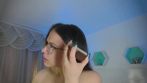 Farah online show from 5, 11, 2025