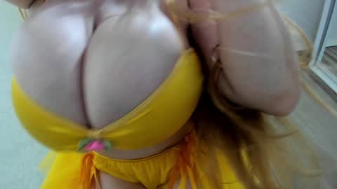 Snapshot of farradayy chatting on 21, 11, 2025 call me Farradayy online show from 21, 11, 2025