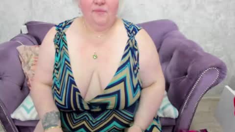 fashiona online show from 19, 1, 2025