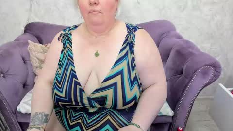 fashiona online show from 30, 1, 2025