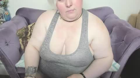 fashiona online show from 15, 12, 2025