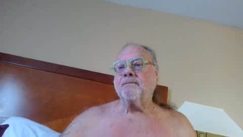 Snapshot of fatfreddythecat chatting on 29, 6, 2026 Fred. online show from 29, 6, 2026