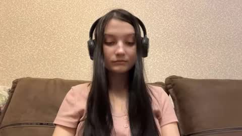 Snapshot of faustinabartosh chatting on 4, 2, 2026 Aurora 18yo online show from 4, 2, 2026