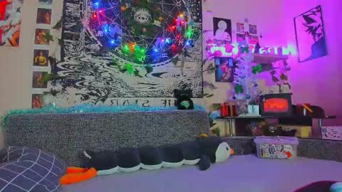 Snapshot of fearlessdiva_x chatting on 23, 12, 2025 Diva online show from 23, 12, 2025