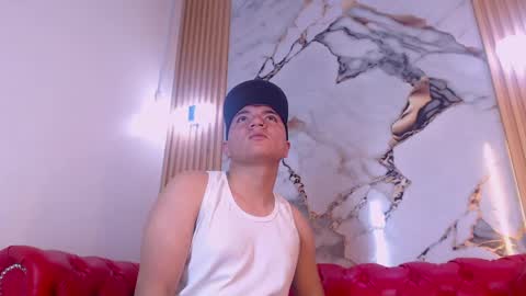Snapshot of felipe_rey chatting on 27, 5, 2026 Felipe online show from 27, 5, 2026