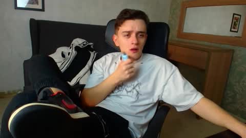 Snapshot of felixstark chatting on 1, 12, 2025 FelixStark online show from 1, 12, 2025