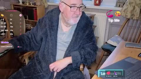 Adam online show from 19, 11, 2025