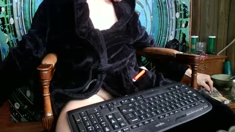 Snapshot of fellatioauto chatting on 8, 2, 2025 hungnsexy online show from 8, 2, 2025