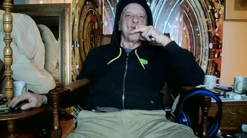 Snapshot of fellatioauto chatting on 22, 2, 2025 hungnsexy online show from 22, 2, 2025