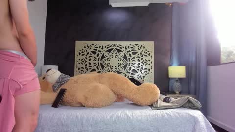 Femboy Max online show from 20, 11, 2025