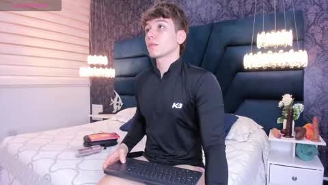 Femboy Max online show from 12, 2, 2026