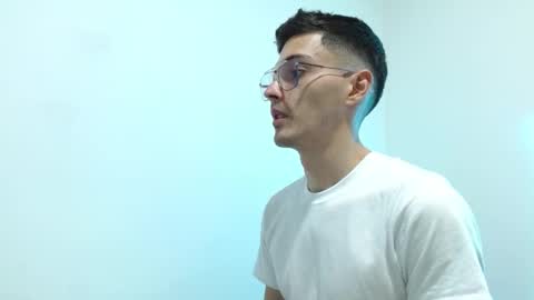 Snapshot of fenixtream chatting on 26, 12, 2024 FeniXtream online show from 26, 12, 2024