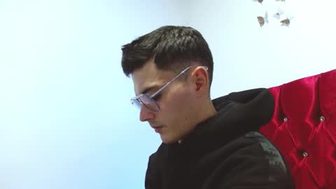 Snapshot of fenixtream chatting on 2, 1, 2025 FeniXtream online show from 2, 1, 2025