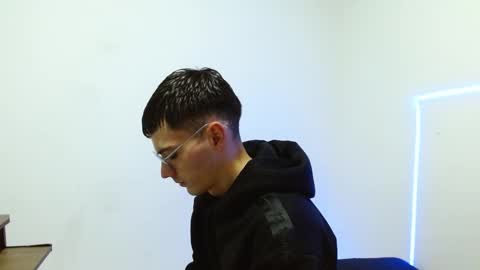 Snapshot of fenixtream chatting on 3, 1, 2025 FeniXtream online show from 3, 1, 2025