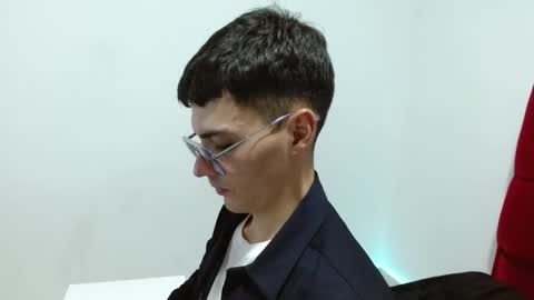 Snapshot of fenixtream chatting on 7, 1, 2025 FeniXtream online show from 7, 1, 2025