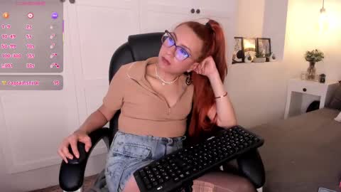 Fernanda online show from 8, 3, 2025