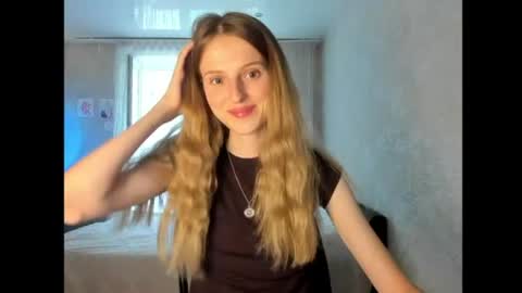 Snapshot of feralberry_dina chatting on 20, 7, 2026 Dana online show from 20, 7, 2026