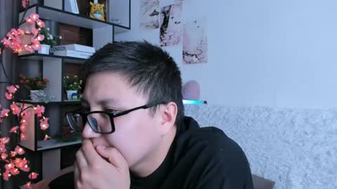 Snapshot of feraldaisy chatting on 15, 6, 2026 MIke online show from 15, 6, 2026