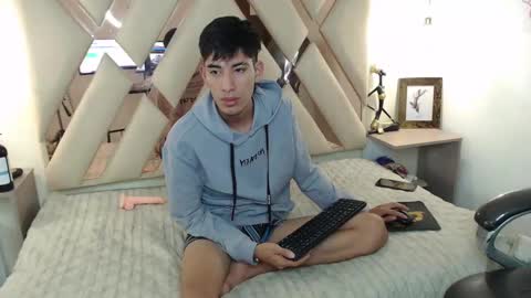 Snapshot of ferphoenix_ chatting on 13, 12, 2024 FER PHOENIX online show from 13, 12, 2024