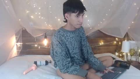 Snapshot of ferphoenix_ chatting on 14, 12, 2024 FER PHOENIX online show from 14, 12, 2024