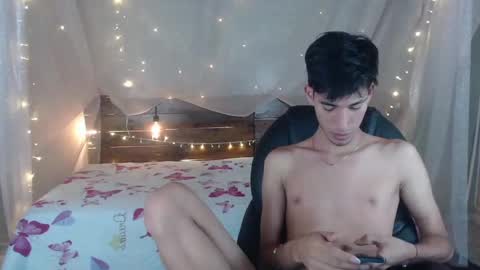 Snapshot of ferphoenix_ chatting on 16, 12, 2024 FER PHOENIX online show from 16, 12, 2024