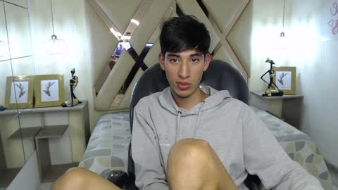 Snapshot of ferphoenix_ chatting on 7, 1, 2025 FER PHOENIX online show from 7, 1, 2025