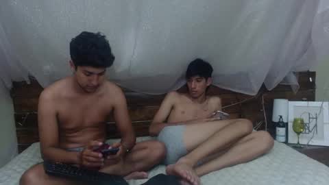 Snapshot of ferphoenix_ chatting on 14, 1, 2025 FER PHOENIX online show from 14, 1, 2025