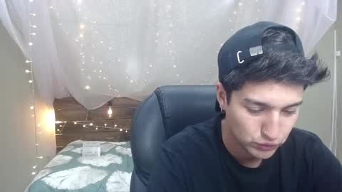 Snapshot of ferphoenix_ chatting on 19, 1, 2025 FER PHOENIX online show from 19, 1, 2025