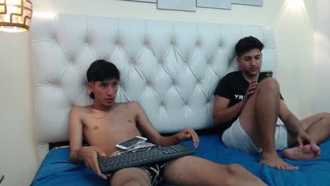 Snapshot of ferphoenix_ chatting on 30, 1, 2025 FER PHOENIX online show from 30, 1, 2025